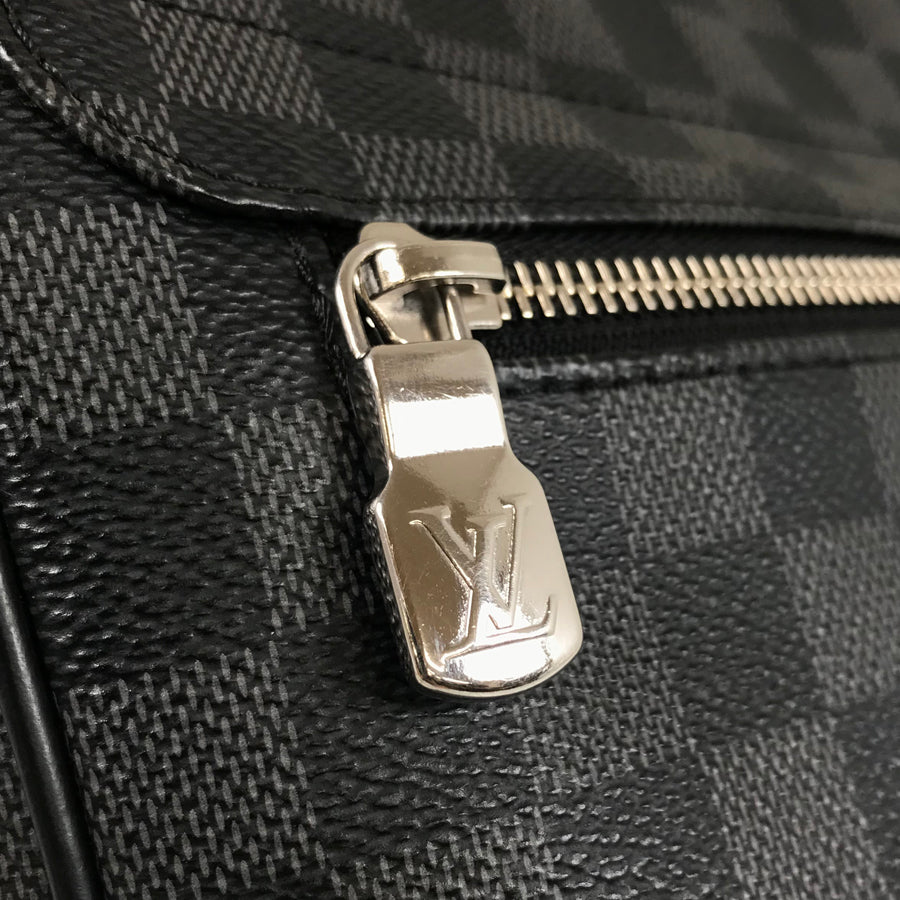 LOUIS VUITTON Messenger bag