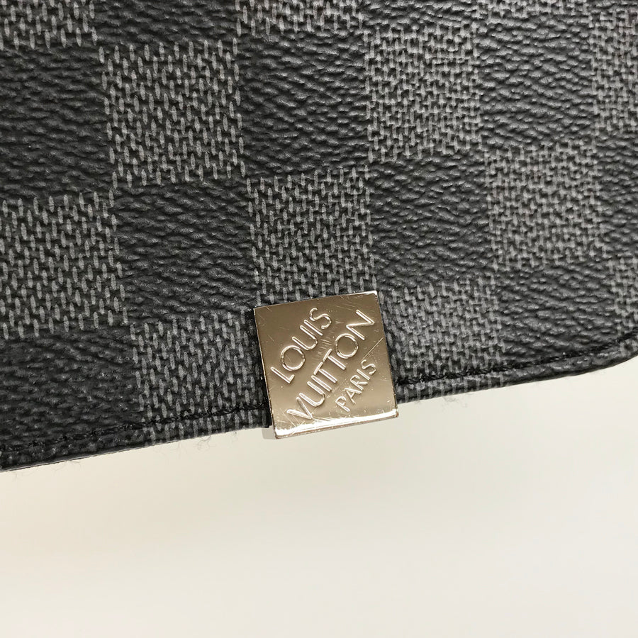 LOUIS VUITTON Messenger bag
