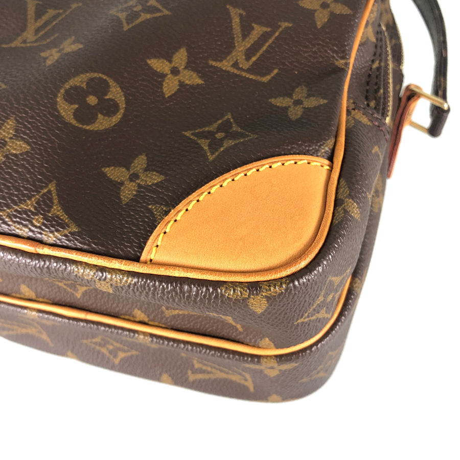 LOUIS VUITTON Shoulder Bag