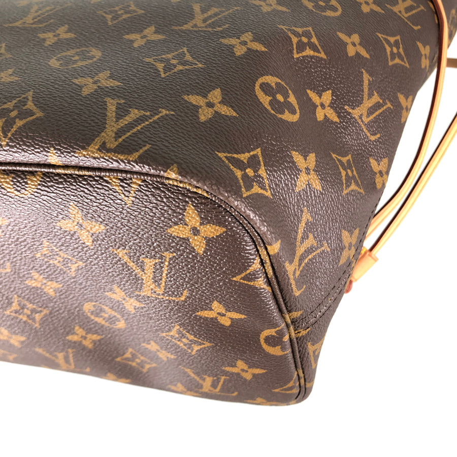 LOUIS VUITTON Monogram Neverfull MM Tote Bag
