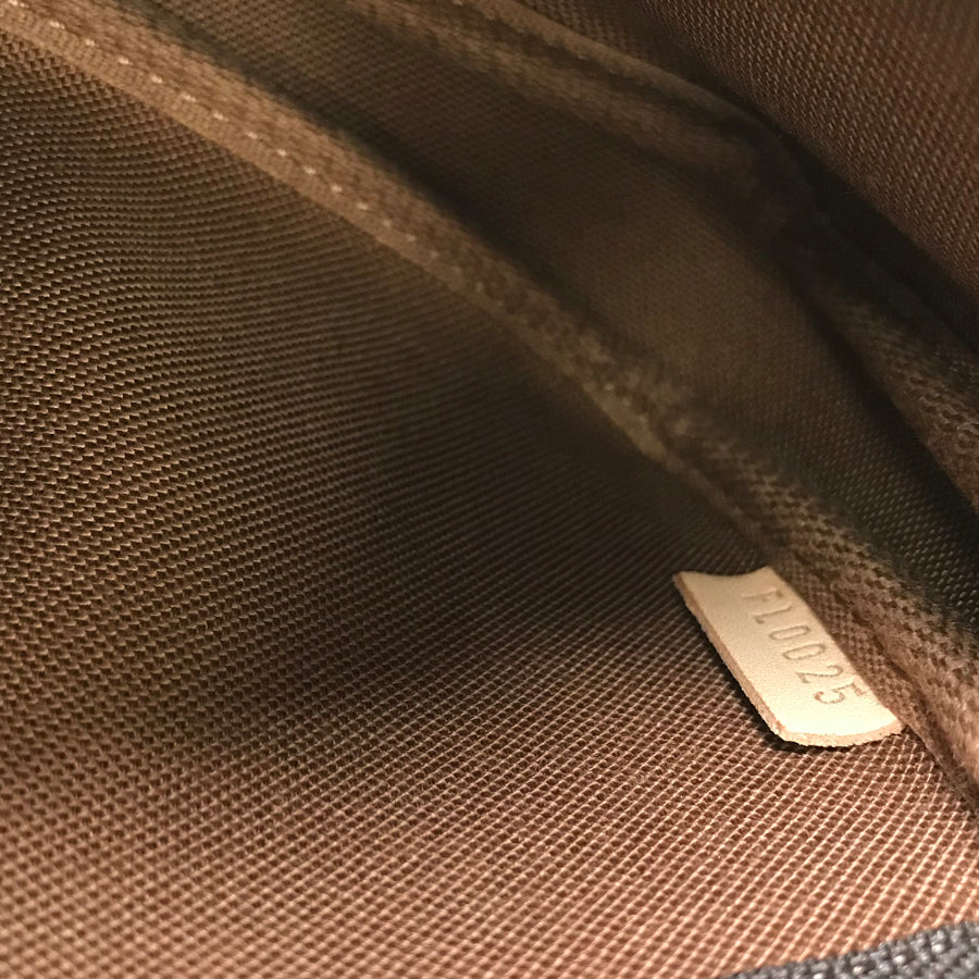 LOUIS VUITTON Pouch