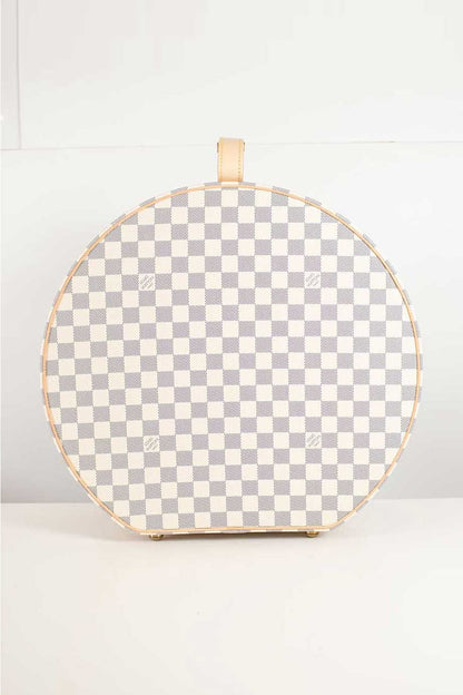 LOUIS VUITTON Damier Azur canvas Boite Chapeaux Hat Box 40 with natural cowhide leather, adjustable top handle and polished brass hardware.
